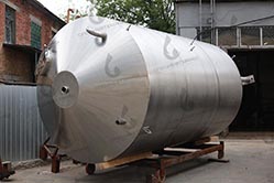Емкость вертикальная нержавеющая 9м3